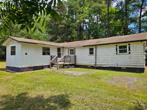90 Oak Tree St, Hallsboro, NC