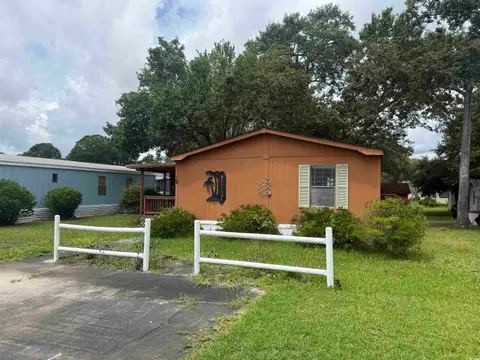 19 Poolside Dr., Murrells Inlet, SC