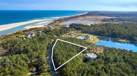 3067 Vanderbilt Blvd., Pawleys Island, SC