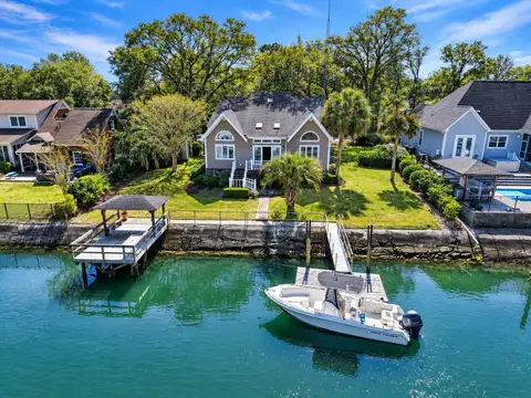 296 Rum Gully Rd., Murrells Inlet, SC