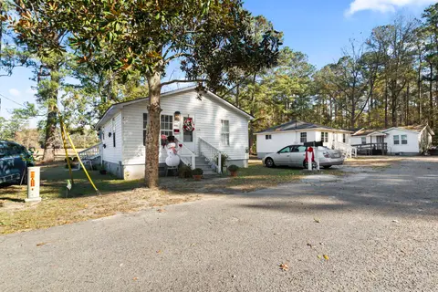 3055 Chestnut St., Loris, SC