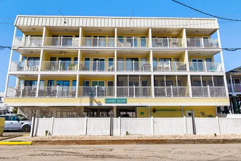 301 N Waccamaw Dr., Garden City Beach, SC