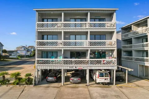 625 N Waccamaw Dr., Garden City Beach, SC