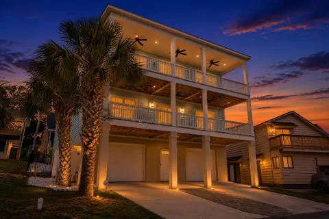 924 Perrin Dr., North Myrtle Beach, SC