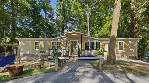 391 Di-Cindy Ln., Murrells Inlet, SC