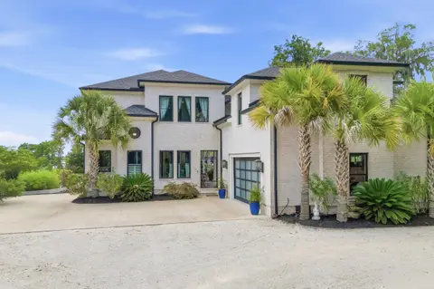 547 Bannockburn Rd., Pawleys Island, SC