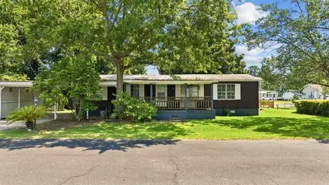 728 Garden Lake Dr., Garden City Beach, SC