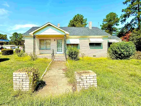 3 N Hazel Ave., Andrews, SC