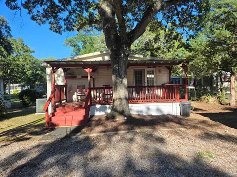 609 Live Oak Dr., Garden City Beach, SC