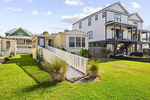 412 Seabreeze Dr., Garden City Beach, SC