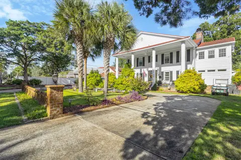 402 Calhoun Rd., Myrtle Beach, SC