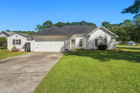 194 Robert Conway Ct., Georgetown, SC