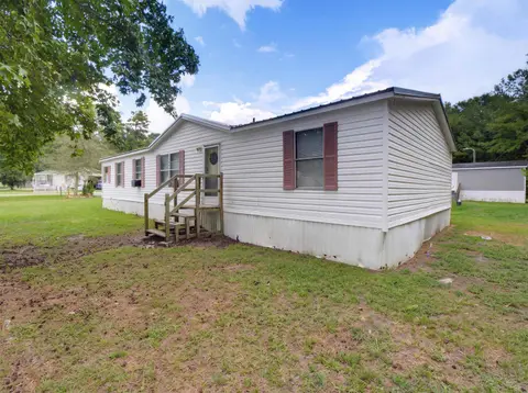 12 Locust St, Andrews, SC