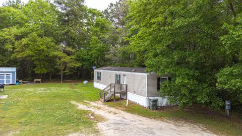 15 Locust St, Andrews, SC