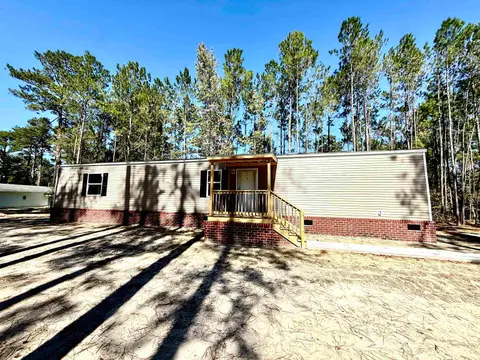 693 N Farr Ave., Andrews, SC